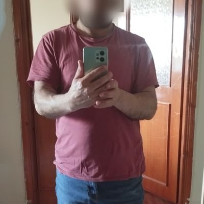 AlperYT1's profile picture. Herkes bir şeyler biriktirir ;  kimi cebinde  kimi dilinde , kimi yüreğinde...