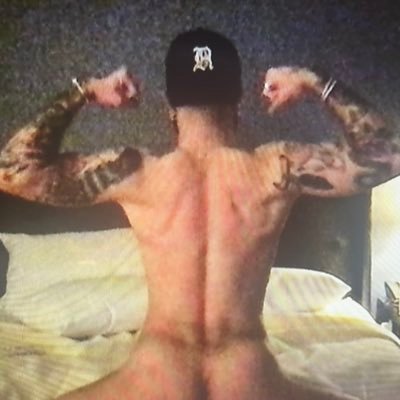 just a horny boy flaunting his ass on the internet for fun 🇮🇷 | 29 | 18+