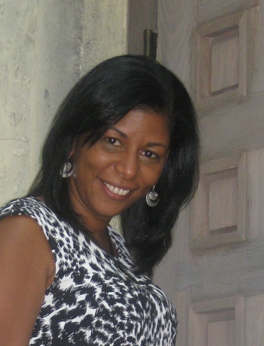 My name is Regina Smith,I was born and raised in Brazil, I'm living in Dallas for 12 years,