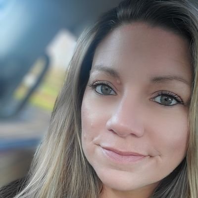 LjsaroSarozek's profile picture. Proud mom of 3. Son is in the Army 🇺🇲 and Twins are seniors in high school.