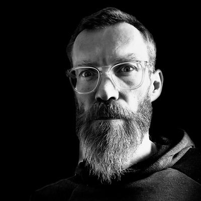 Fousatej vágus a arogantní punk,
maraton a ultratrail junkie
https://t.co/jQ8aX24H7y