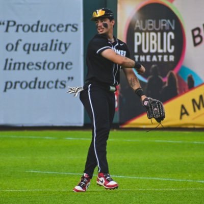 MikeyShoess's profile picture. 