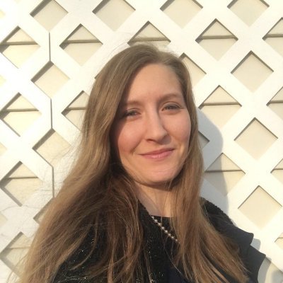 HeartlandReads's profile picture. 