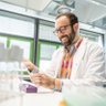 SuayibUestuen's profile picture. Professor for Plant Cell Biology @ruhrunibochum #theustunlab, DFG #EmmyNoether alumni, @sfb1101, #ERCStG; 💚s #proteostasis 🇺🇸🇪🇸🇫🇷🇩🇪🇹🇷🇮🇹🇨🇳🏳️‍🌈