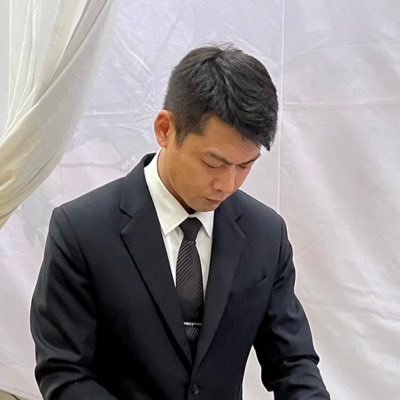 年齡38歲身高180體重78經營上班西裝族喜愛欣賞女生的美足 #腿控#高跟鞋控#絲襪控