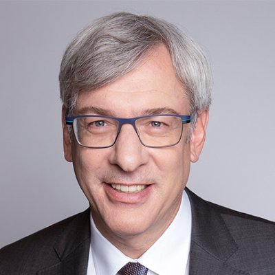President and CEO of #ROYALBANKOFCANADA. Member and board member of the @BusinessCouncilofCanada, and serve on the advisory board of Catalyst Canada.#Montreal