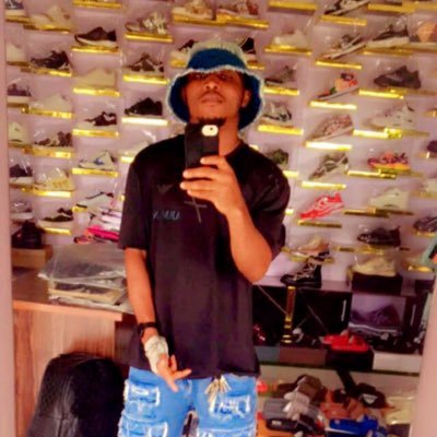 Chigozi131's profile picture. 