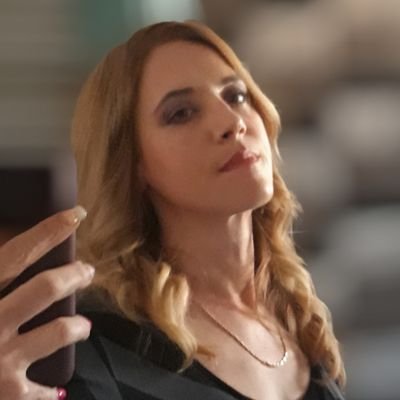 ana_thelioness_'s profile picture. Ne upuštaj se u igru sa lavicom ako si navikao da se igraš sa mačkama.           

https://t.co/bACJIAdawy 🎵💙