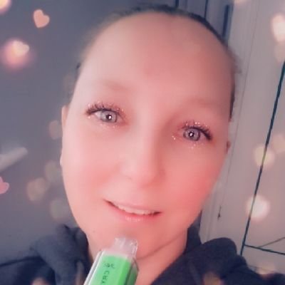 Lesleyann592729's profile picture. 