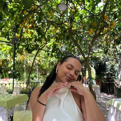 there’s a lot of beauty in ordinary things, isn’t that the point?🌻