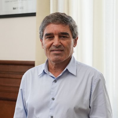 Ministro de Salud de la Ciudad de Buenos Aires. Médico, UBA. Mg. en Gobierno y Dirección de Sistemas de Salud, UOC.