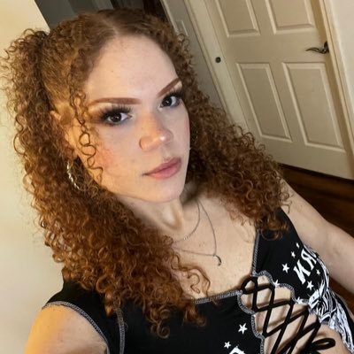 AneesaMariee's profile picture. 🦋 IG: xoaneesaa