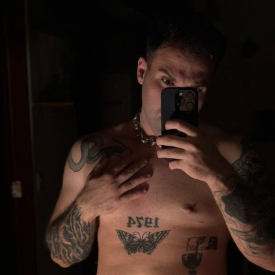 ESSE PERFIL SO TEM PUTARIA!! NO @casalcrystalli É MAIS SOFT
Bi, brasileiro, gostoso e conteúdos +18 🏳️🌈