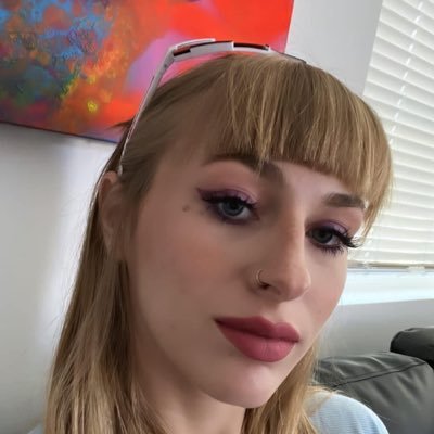 I’m 33, single, never married. Nascar, country music, dancing and reading lover. My hobbies are, fishing, dancing and I love the makeup 💄