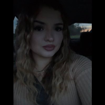 mimi_cev's profile picture. 