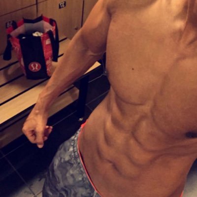 AhmedMoham32527's profile picture. Ready to enjoy 🇦🇪