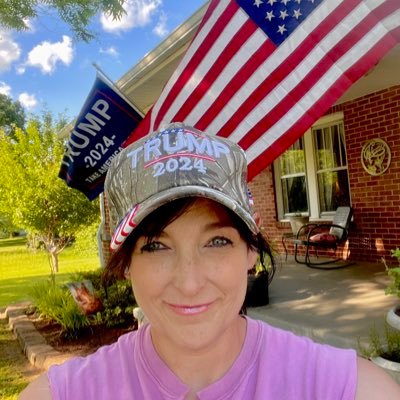 srosscreations's profile picture. Wife, Mother of 2, Jesus Follower, Entrepreneur , Proud #Patriot, Retired RN, Conservative, #MAGA