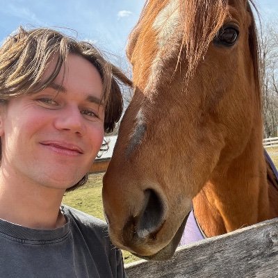 cwhnn's profile picture. here to post