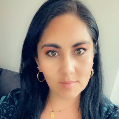 Abogada UPTC, especialista en Dr. Constitucional UNAL y derecho administrativo y contractual Universitario de Colombia; Monguiseña, Mama de José y Juan