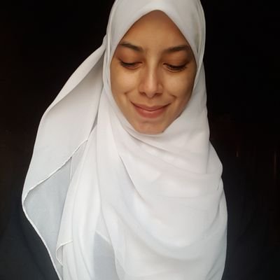 كاتبة جزائرية
صانعة محتوى رقمي
مؤلفة كتاب بالقلم نحيا
أستمتع بمشاركة حب الكلمات والفضول للمعرفة .
مستقلة وككاتبة في مجال التسويق.لا تتردد في طلب خدماتي.