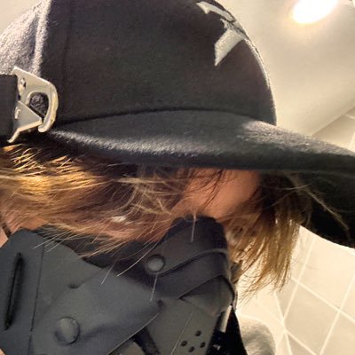 almantare's profile picture. 
