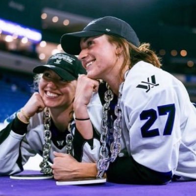 Hockey, baseball & occasional figure skating enjoyer | The #1 Marco Rossi Defender | pwhl & wnba 🫶