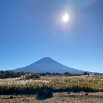 投資家 。拙著「伝説の相場師の教え」 石に隠れる宝珠ありとても 目先利かずはそのまま埋もる 見る目ある人 一目に見分け 磨かばまさに宝の光