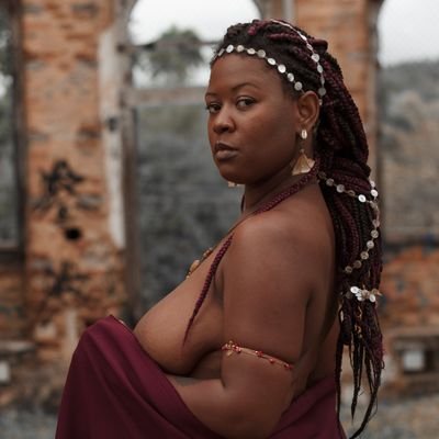 Afrocentrada, Artista, Não Mono, Pan Sex e tudo mais que a igreja excomunga
❤️🖤💚