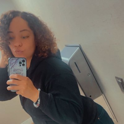 #blm ✊🏼skin virgin of ✊🏾 I end n begin the year Capricorn ♑️ Most unserious n serious person I know 😌 Rear person just ask one of my personalities 🤣🥰😔😈