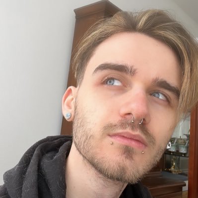 remy_snt_'s profile picture. Je ne sais pas trop quoi dire, et j’utilise peu Twitter 🤷🏻‍♂️ Ancien prof de piano et FM, Technicien MAS