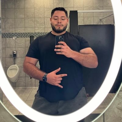 anime and Pokémon lover✌🏽 he/him. I go to the gym because I like to eat🤷🏽♂️ Languages Spoken: English and Spanish 🙋🏽♂️