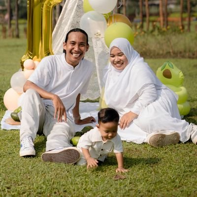 nonalah's profile picture. Life: Learning to know, to do, to be, to live together | PINK | PIGGY-CUPU ❤️ | alergi SUSU & DURIAN | anti warna HIJAU.