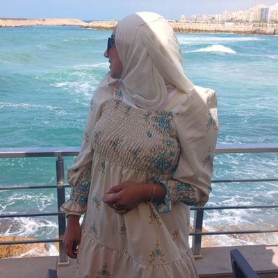 وتحسب إنك جرم صغير، وفيك أنطوي العالم الأكبر 🕊💚