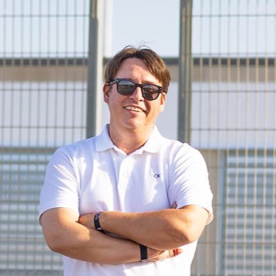 Life begins at the end of your comfort zone. Work: Content creator for Automotive Market