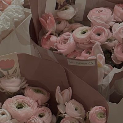 xchelyarii's profile picture. ari is here! masih on kok, tapi jarang dibuka aja untuk sementara karena kepentingan di rl 🐯🐻