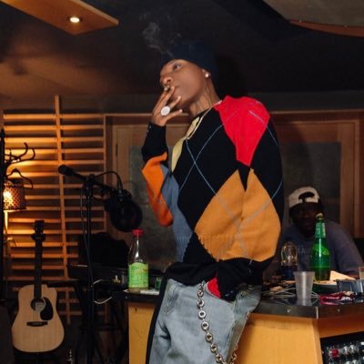 Sauce708's profile picture. anonymous