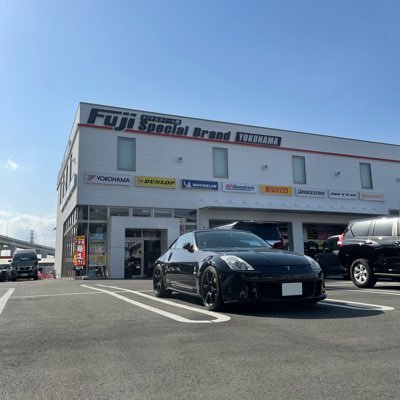Fairlady Z Ver,ST🐾 Tommykaira🖤 Zとたまに猫🐈🚹(ぽんた)--日産、車が好きです(*´`)よろしくお願いします🚗🛞