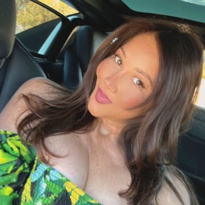 CEO DeanaLand Productions, Showrunner, producer, Ms. America 2004, Owner of ClosetDiggers Auctions, Real Estate Agent, SAG Actress