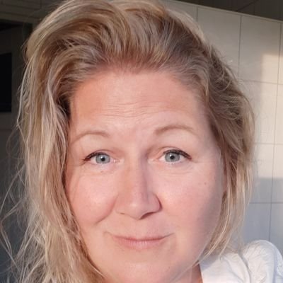 durgadi's profile picture. Gek op alle mannen in ons huis. Doet nooit 1ding tegelijk en geeft de voorkeur aan een heleboel mooie ervaringen boven nog een ding om af te stoffen.