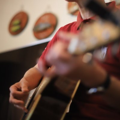 自称「インタビュアー＆ライター」。タウン紙でインタビュー書き起こしの記事を執筆中。noteでは「音楽」「写真」「人」について投稿。ユニバーサルマナー検定2級合格＆食品衛生管理者資格取得。メンタルヘルス・マネジメントⅡ種（ラインケアコース）合格。　愛用カメラは「GRデジタルⅢ」