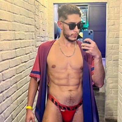 Nerdy boy next door with a naughty side | 🔥 Gogo Dancer en @ricoclubCDMX | 🏋🏻 Fitness enthusiast | 📚Actuario UNAM