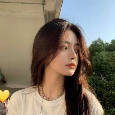 malalahh's profile picture. h i