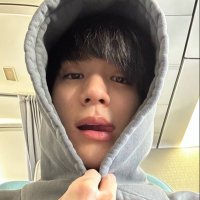 B. (@bbbbbbbbllue) 's Twitter Profile