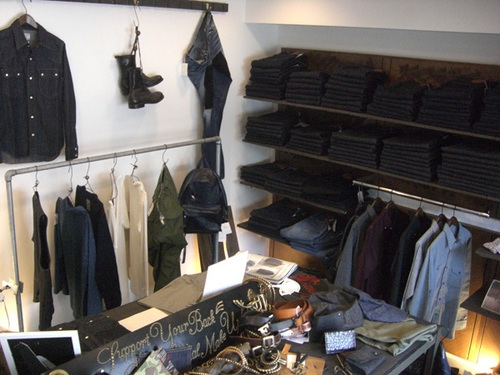 FULLCOUNT_TOKYO's profile picture. デニムメーカーFULLCOUNTの東京直営店です。
商品のことはもちろん音楽やらなにやら。
いろいろつぶやこうかなと。
手塚と志津でお贈りします。