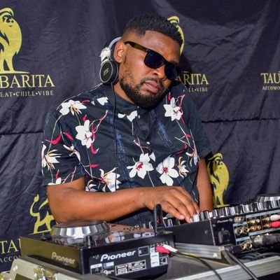 House music Dj/Producer/remixer Executive Manager @Groove Records