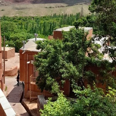 روزها گر رفت گو رو باک نیست
تو بمان ای آنکه چون تو پاک نیست