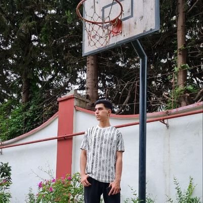 farzdtk's profile picture. 