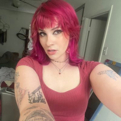 sophiev030's profile picture. just trying to girlboss and not get gaslit || 21 || all views are my own🏳️‍🌈💜🤠