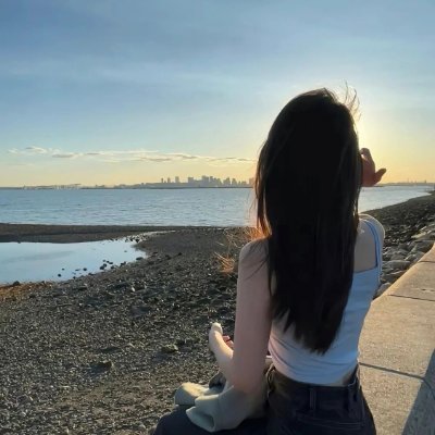 DearFunnyLife's profile picture. 