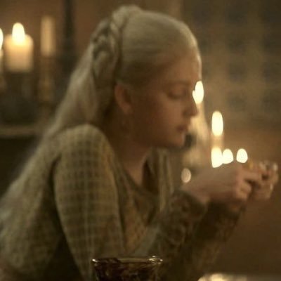 helaenathinker's profile picture. for the sweet girl helaena targaryen.